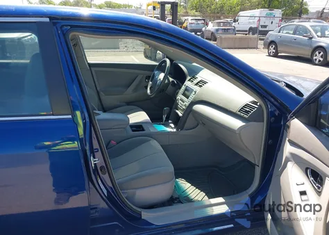 2007 Toyota Camry Hybrid z USA, uszkodzony, nr VIN 4T1BB46K77U024328